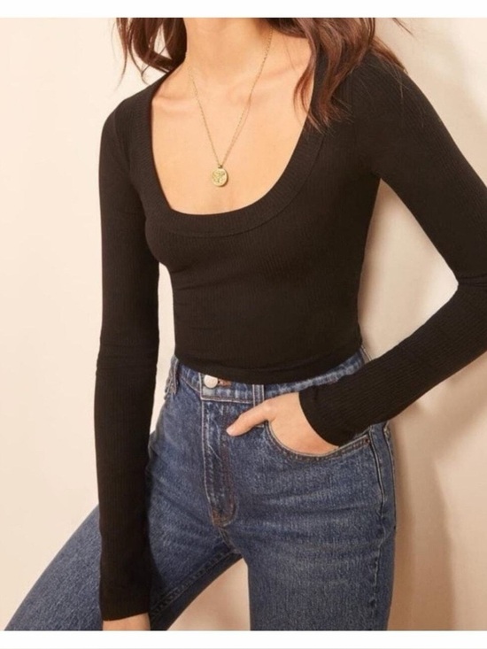 Reformation Tops - Reformation Paige Knit Long Sleeve Ribbed Crop Top
